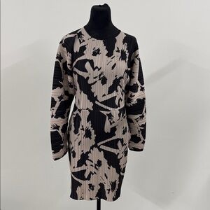Topshop Black and Cream Patterned Dress